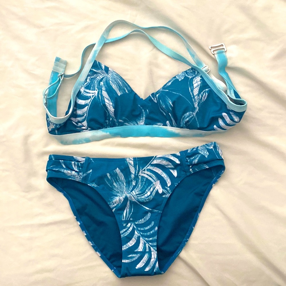 Bikini reverse palm print size small new with out tags